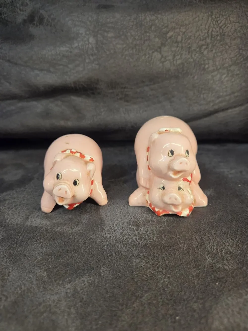 Vintage Pink Pig Salt & Pepper Shakers Piggyback Stacking Anthropomorphic Japan